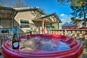 Broken Bow Cottage with Deck, Hot Tub and Fire Pit!